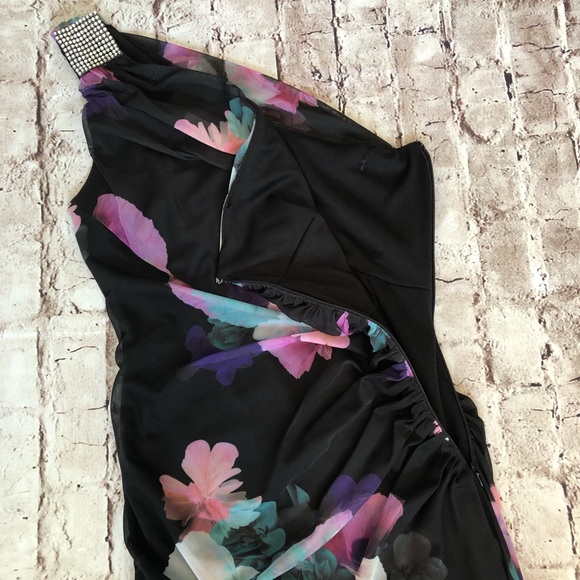 PRC RED One shoulder floor length dress Le Chateau - Picture 4 of 9